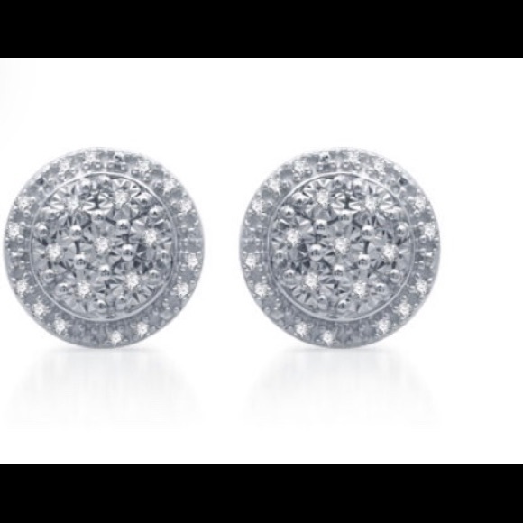 Genuine Diamonds Stud Earrings. E:4 - Picture 5 of 8
